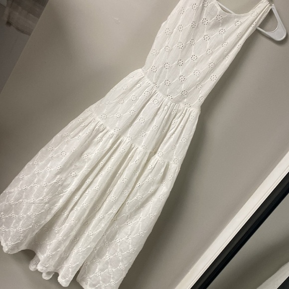 WHITE EYELET BACKLESS TIERED FLOWY FEMININE DRESS MAIDEN MILKMAID HOMESTEAD - Picture 2 of 15